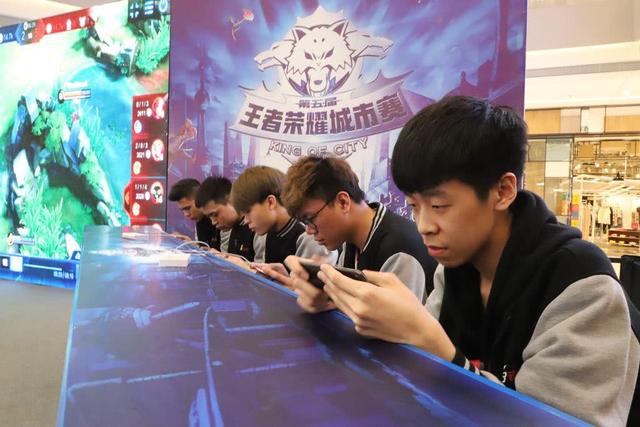 LoL Esports官方推特：这些年来，Faker和他的队友们
