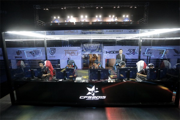 JW 嘲讽新的 Astralis 洗牌，提到 GODSENT 。