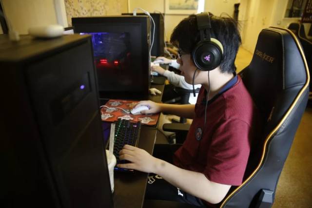 NAVI将面对 HOTU FaZe将与 Inner Circle 在ESL Pro League赛季22的淘汰赛中交锋