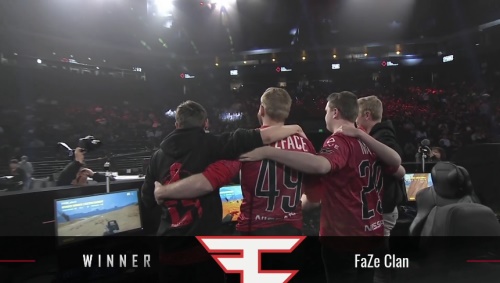 Top Esports vs LGD Gaming 资格生死战首发阵容：双方均为主力选手， 369 选择单挑 Sasi 。