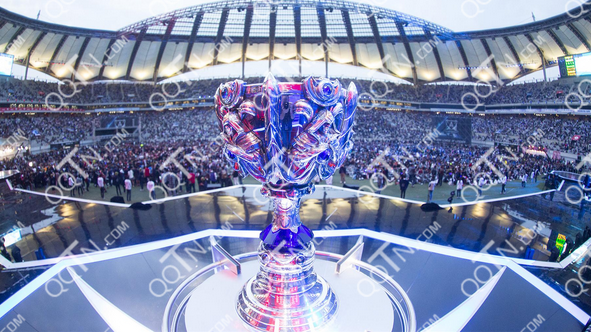 RNG教练：虽然进季后赛的机会不大 但大家没有放弃 这就是电竞精神